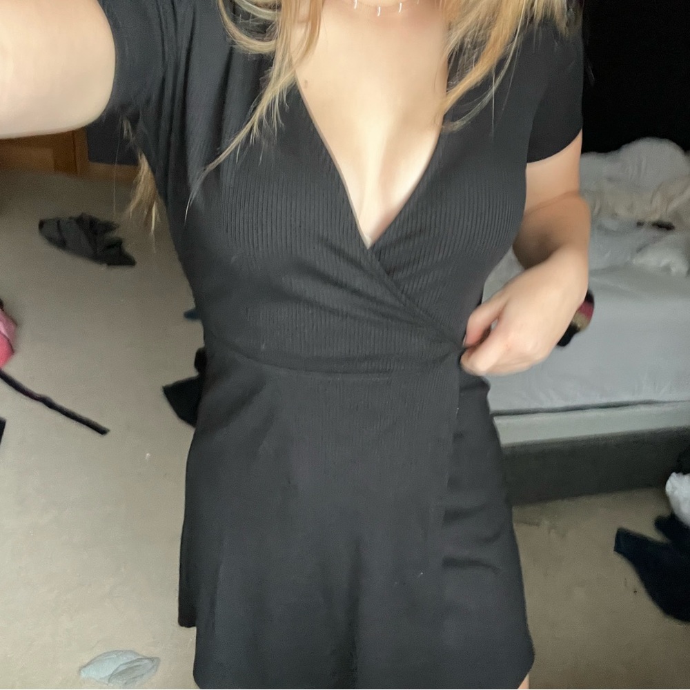 Aritzia Sunday Best Tie Dress